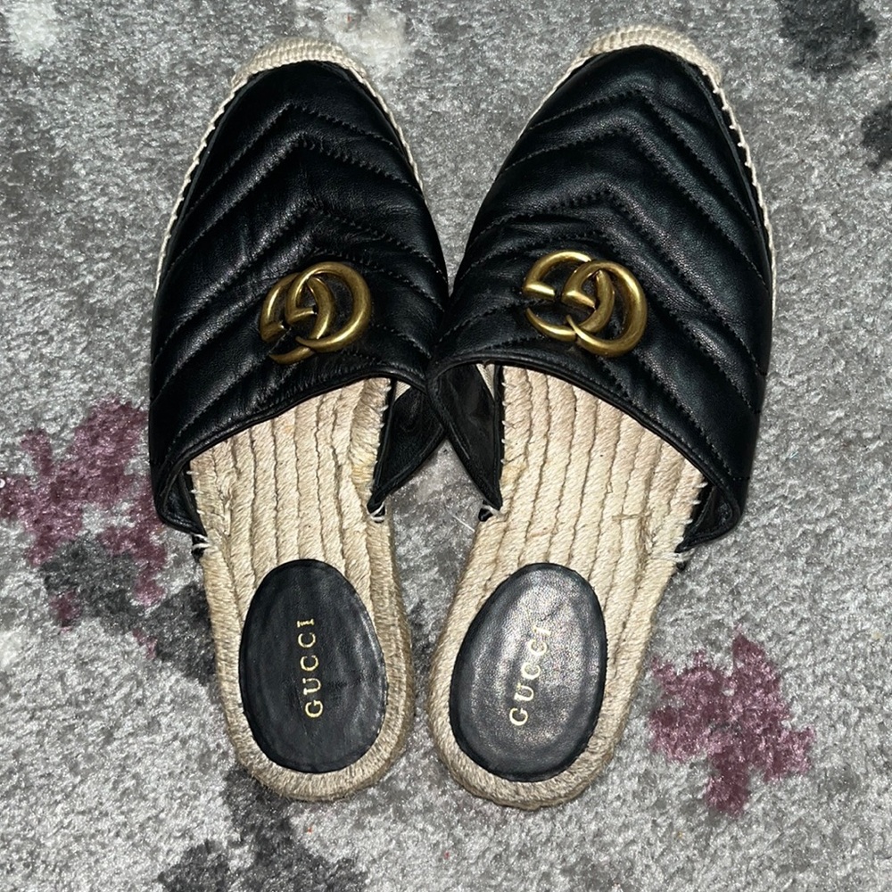 Size 6 gucci shoes